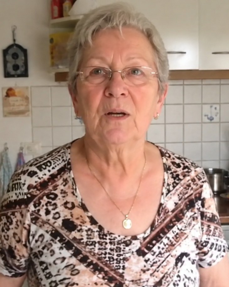 Helga Fischer in ihrer Küche